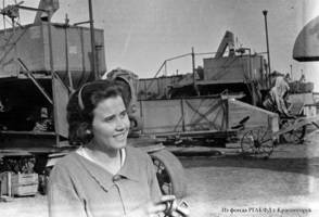 B. Schreiner, a combine driver of the Eckheim MTS [Machine and Tractor Station] who took up the responsibilities to train a young woman to be a combine specialist, 1939.