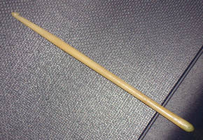 Häkelnadel - костяной крючок для вязания.