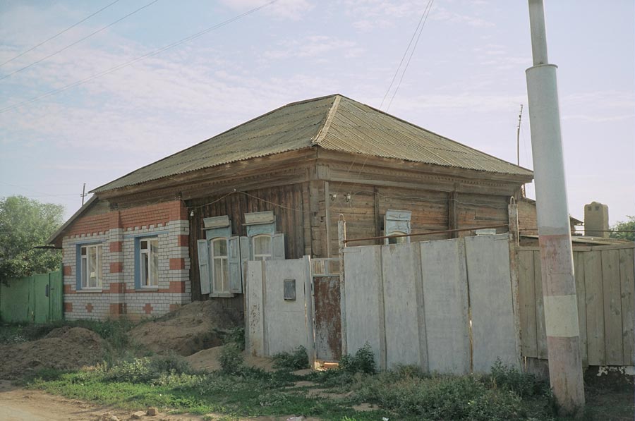 Дома в красном яре энгельсского