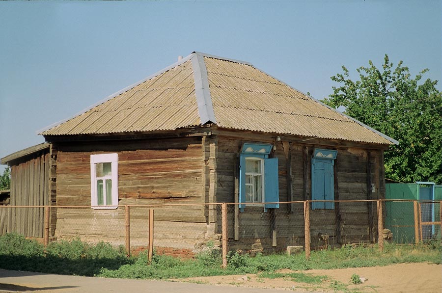 Дома в красном яре энгельсского