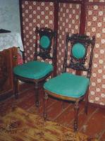 2 стула в стиле барокко.