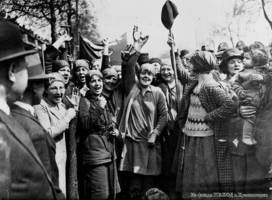 Колхозники колхоза «Рот-фронт» поддерживают постановление правительства о хлебозаготовках. 1929 г.